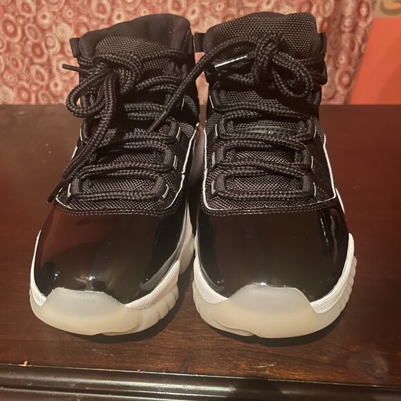Air Jordan Womens 11 Jubilee - Picture 2 of 3